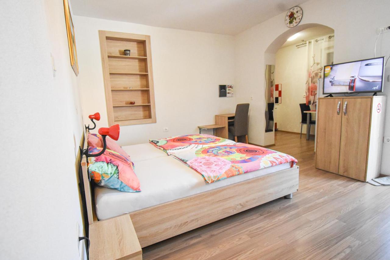 Apartmaji Sobe Zvezda Pobegi Экстерьер фото