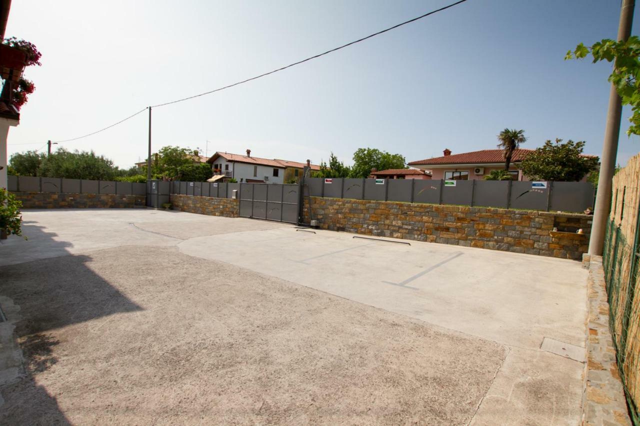 Apartmaji Sobe Zvezda Pobegi Экстерьер фото